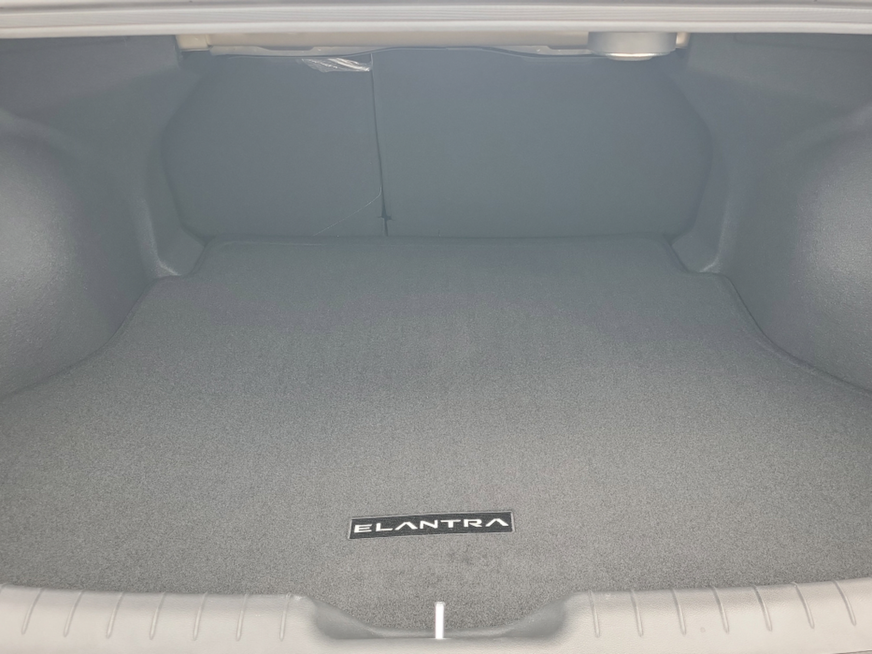 New 2026 Hyundai Elantra Limited FWD image 7