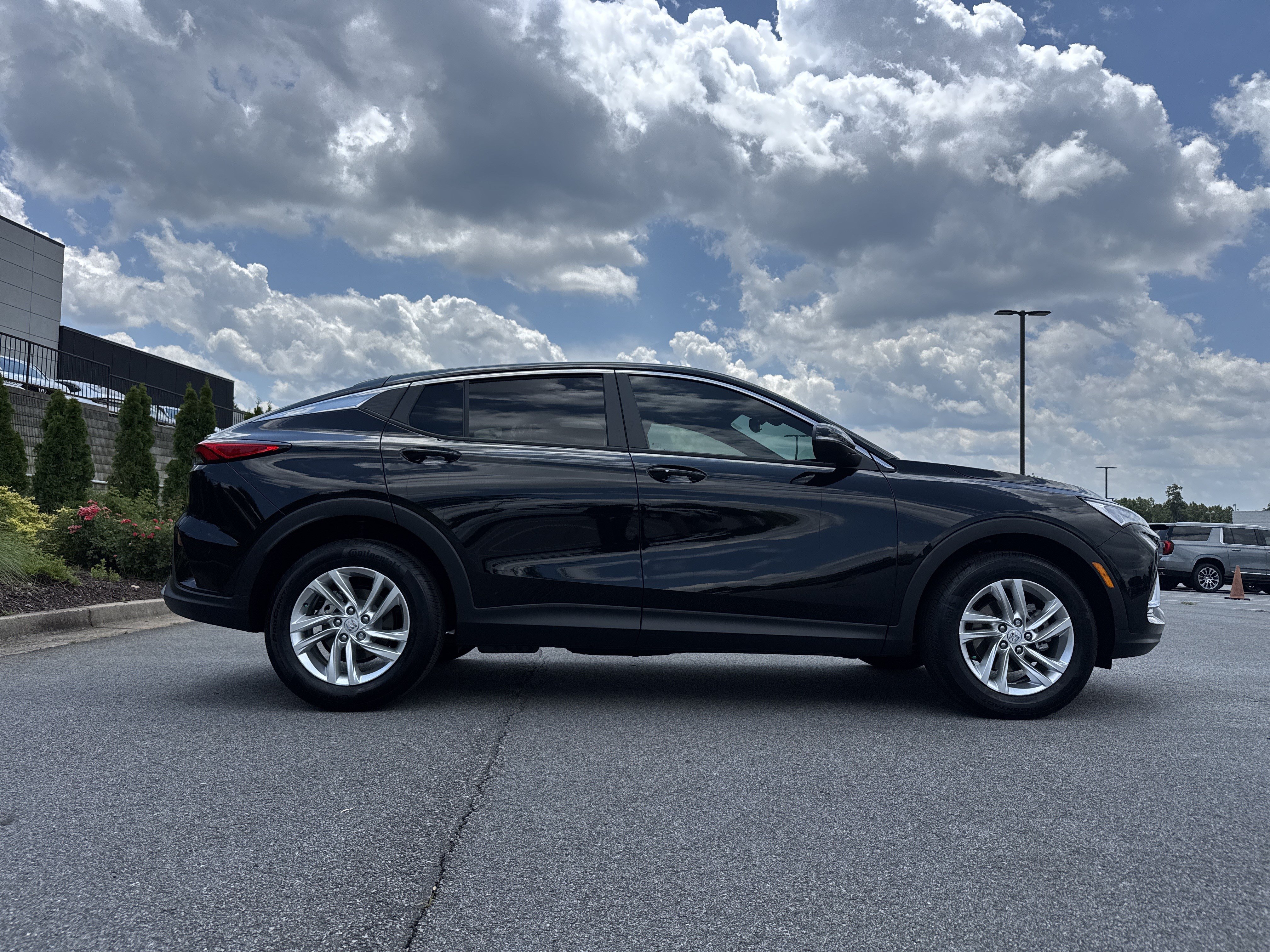 Used 2025 Buick Envista Preferred w/ Convenience I Package FWD image 11