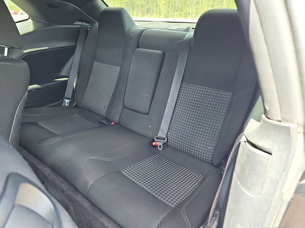 Used 2016 Dodge Challenger R/T image 17