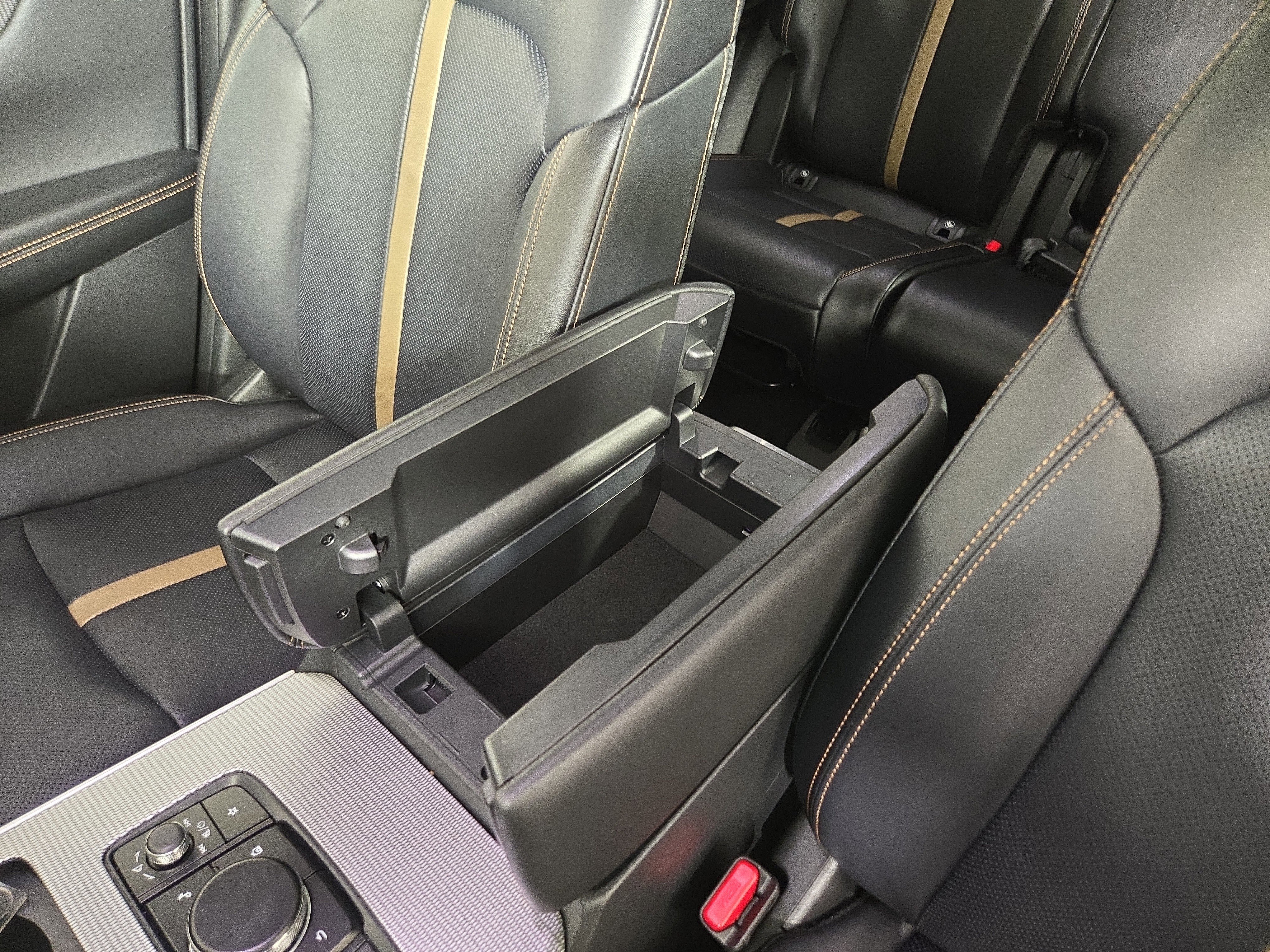 Certified 2025 MAZDA CX-70 Plug-In Hybrid w/ Premium Plus image 29