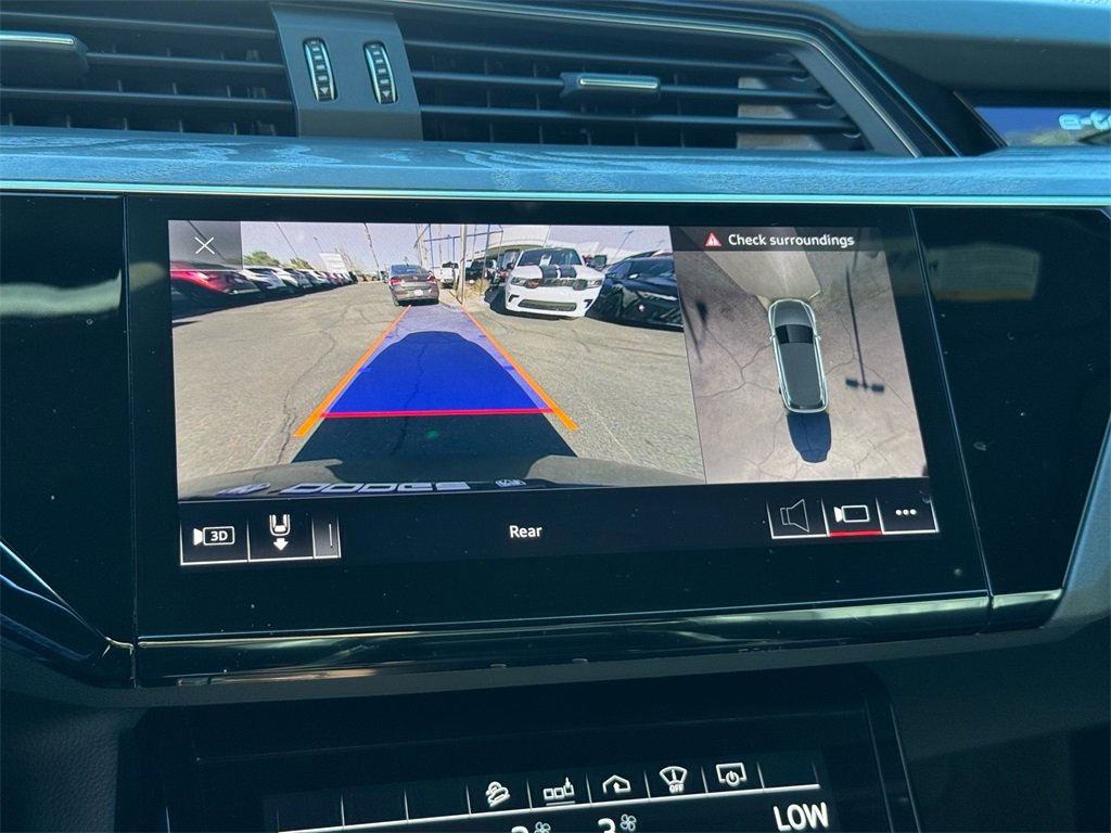 Used 2019 Audi e-tron Prestige w/ Prestige Package image 31
