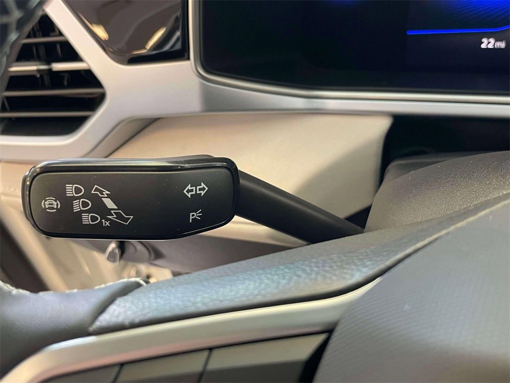 New 2025 Volkswagen Taos SE image 25