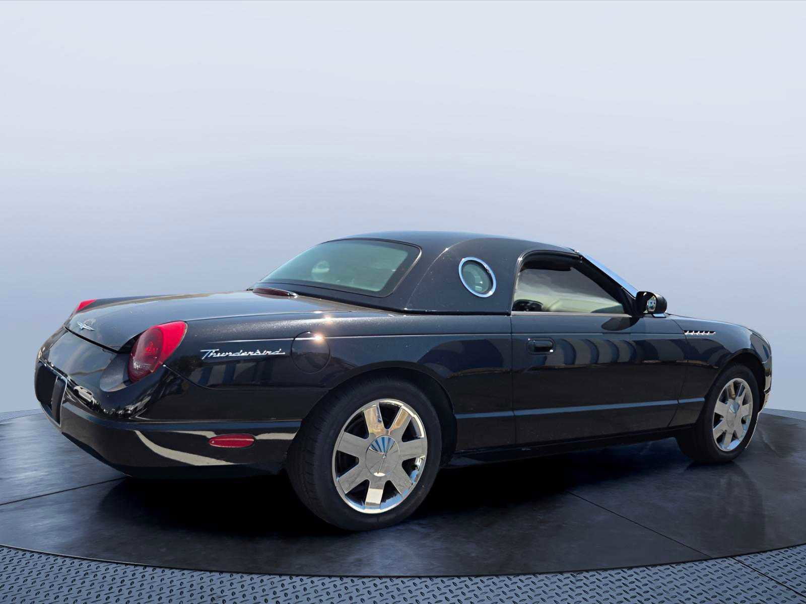 Used 2002 Ford Thunderbird Deluxe image 5