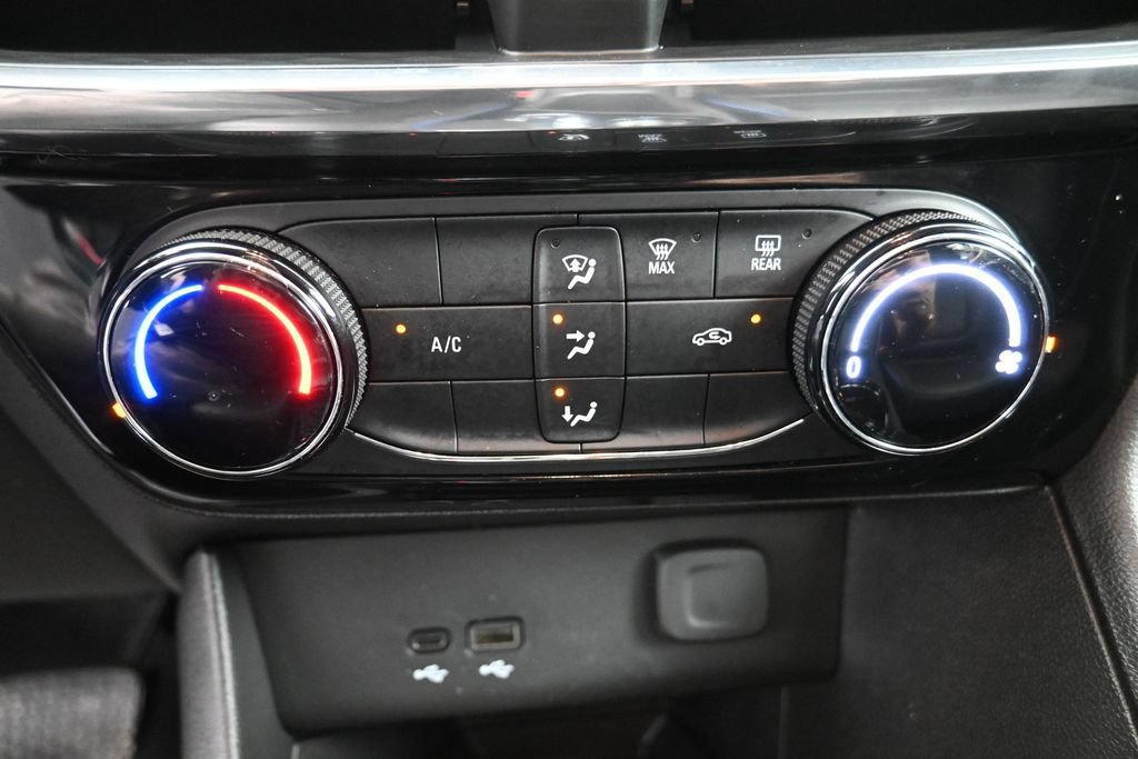 Used 2026 Buick Encore GX Sport Touring FWD image 9