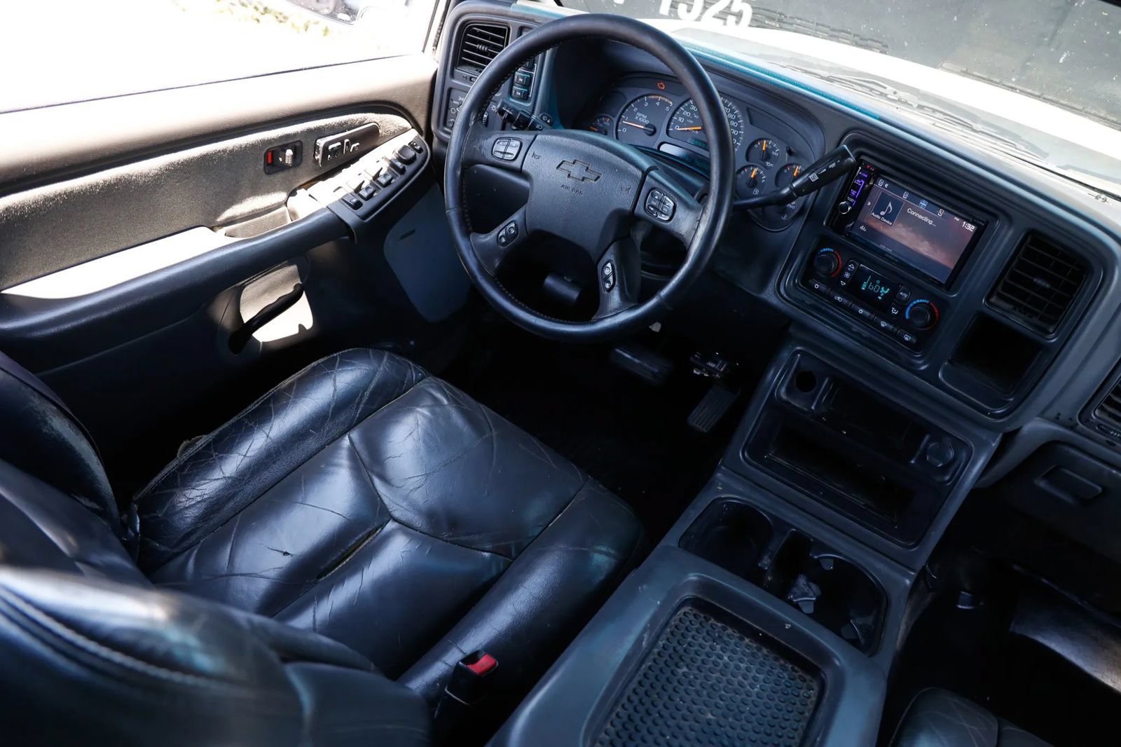 Used 2003 Chevrolet Silverado 2500 LT AWD/4WD image 10