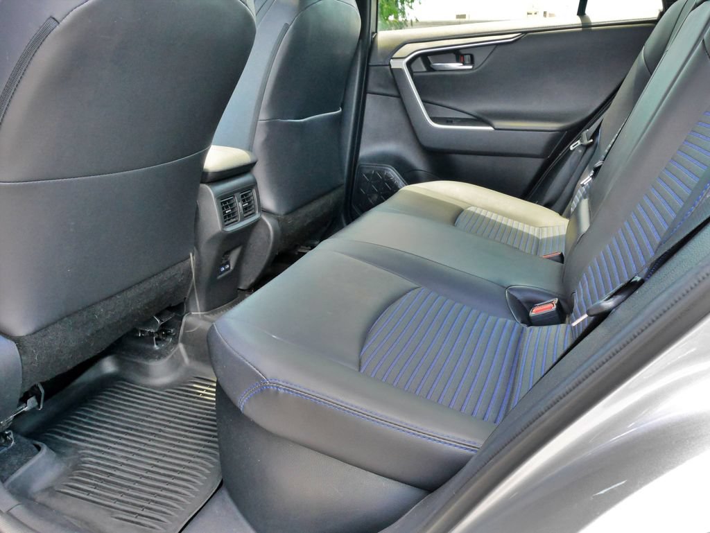 Used 2022 Toyota RAV4 XSE AWD/4WD image 19
