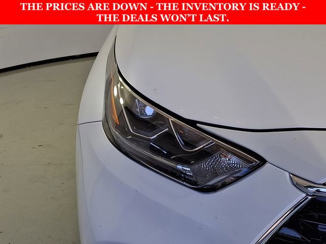 Used 2023 Toyota Highlander Limited FWD image 10