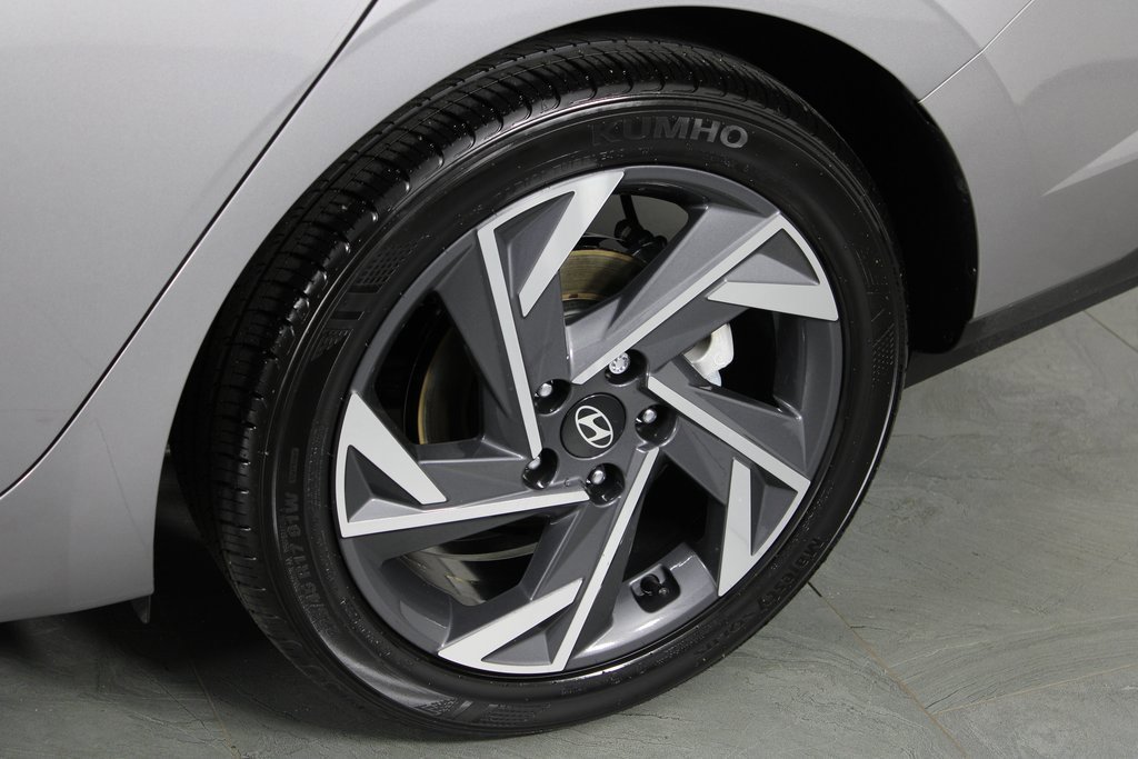Certified 2025 Hyundai Elantra Sport image 9
