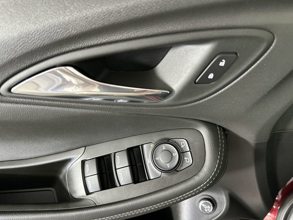 Used 2023 Buick Encore GX Select w/ Sport Touring Package FWD image 25