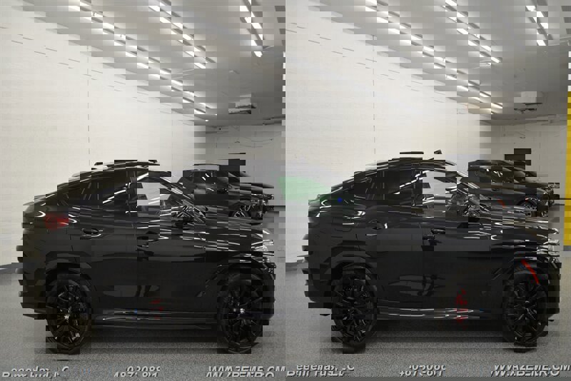 Used 2024 BMW X6 M60i w/ Dynamic Handling Package image 9