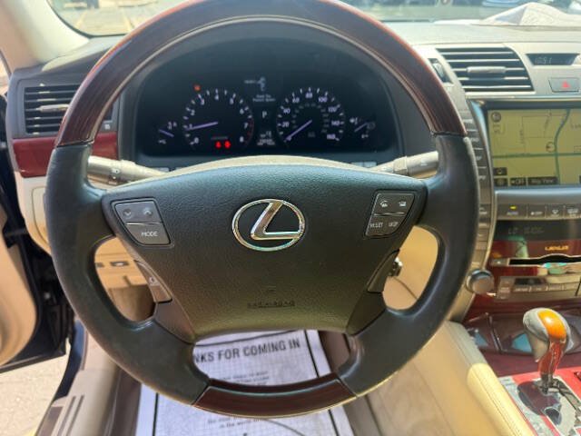 Used 2008 Lexus LS 460 w/ Comfort Pkg RWD image 13