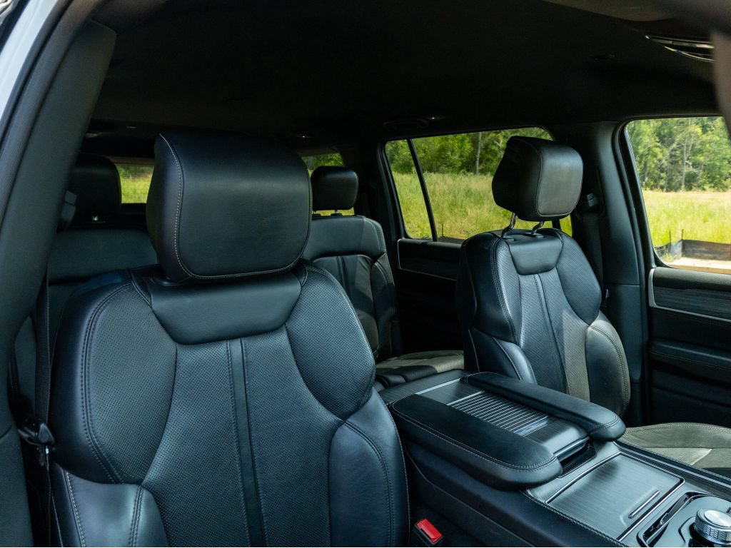 Used 2023 Jeep Wagoneer L Series II AWD/4WD image 20