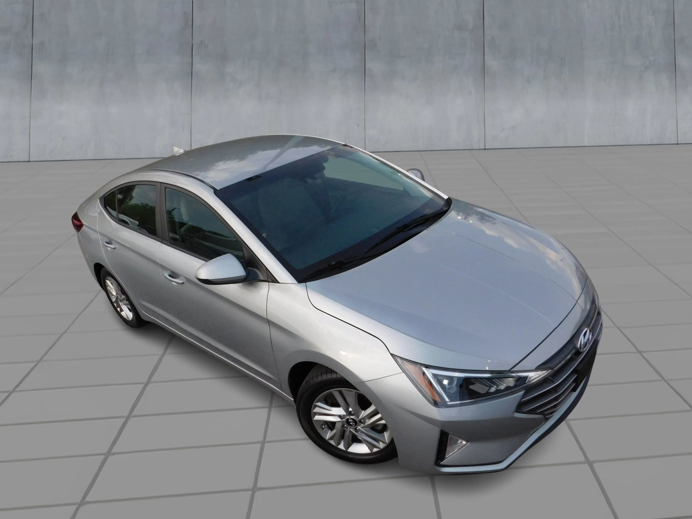 Used 2020 Hyundai Elantra SEL FWD image 2