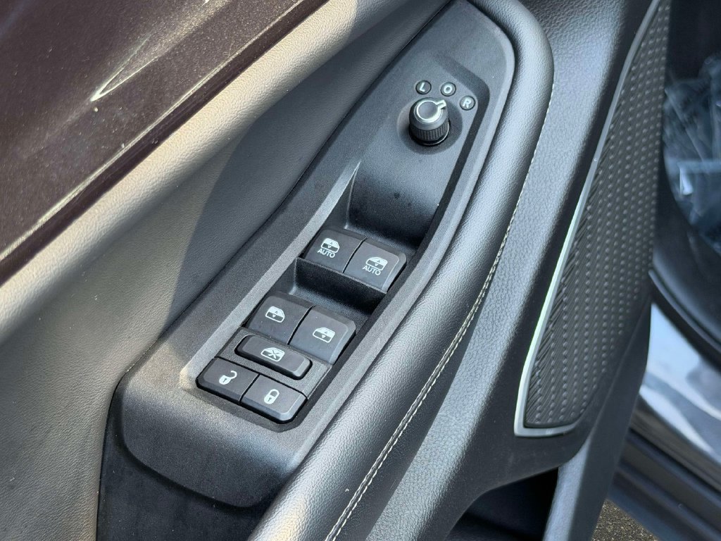 Used 2022 Jeep Grand Cherokee Altitude AWD/4WD image 13