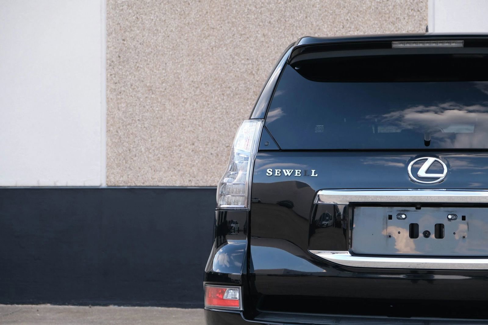 Used 2017 Lexus GX 460 image 17