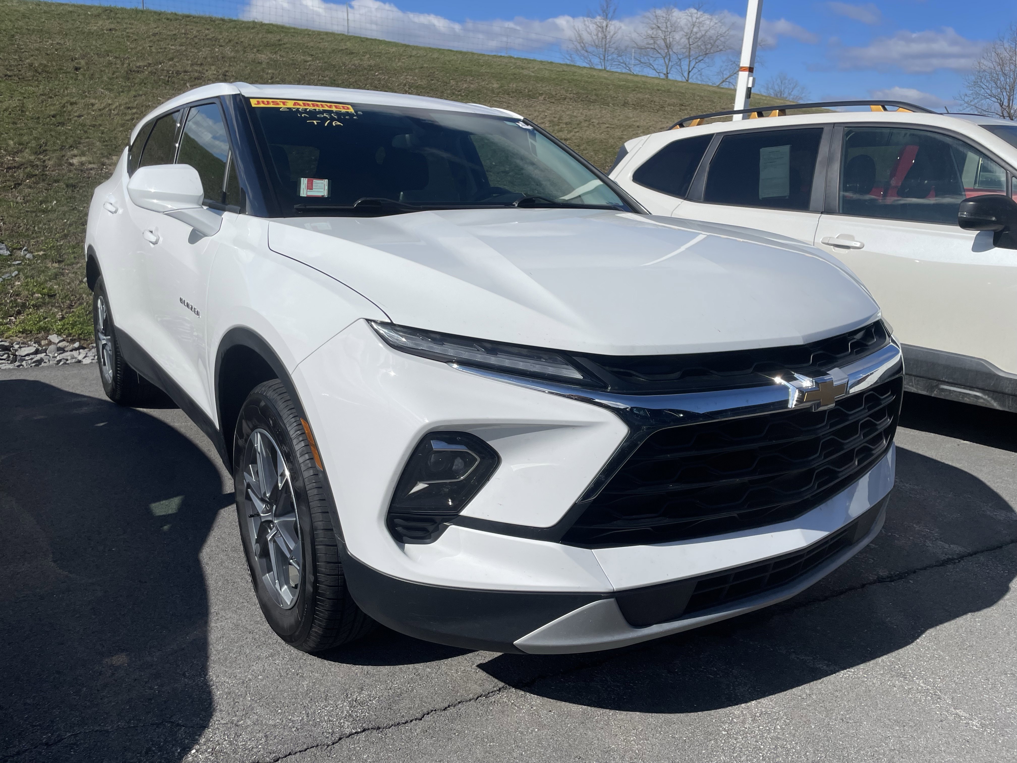 Used 2024 Chevrolet Blazer LT AWD/4WD image 1