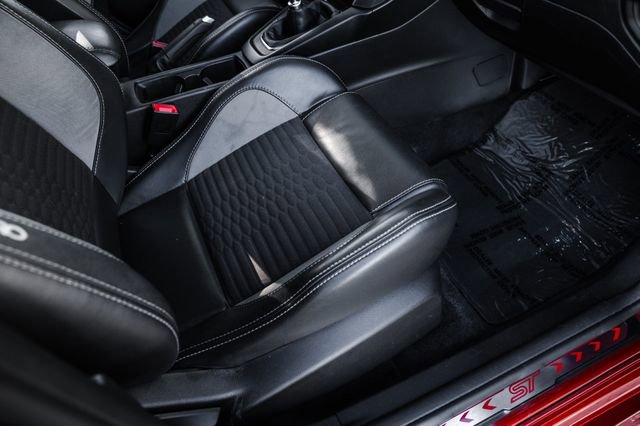 Used 2018 Ford Focus ST w/ Equipment Group 401A image 86