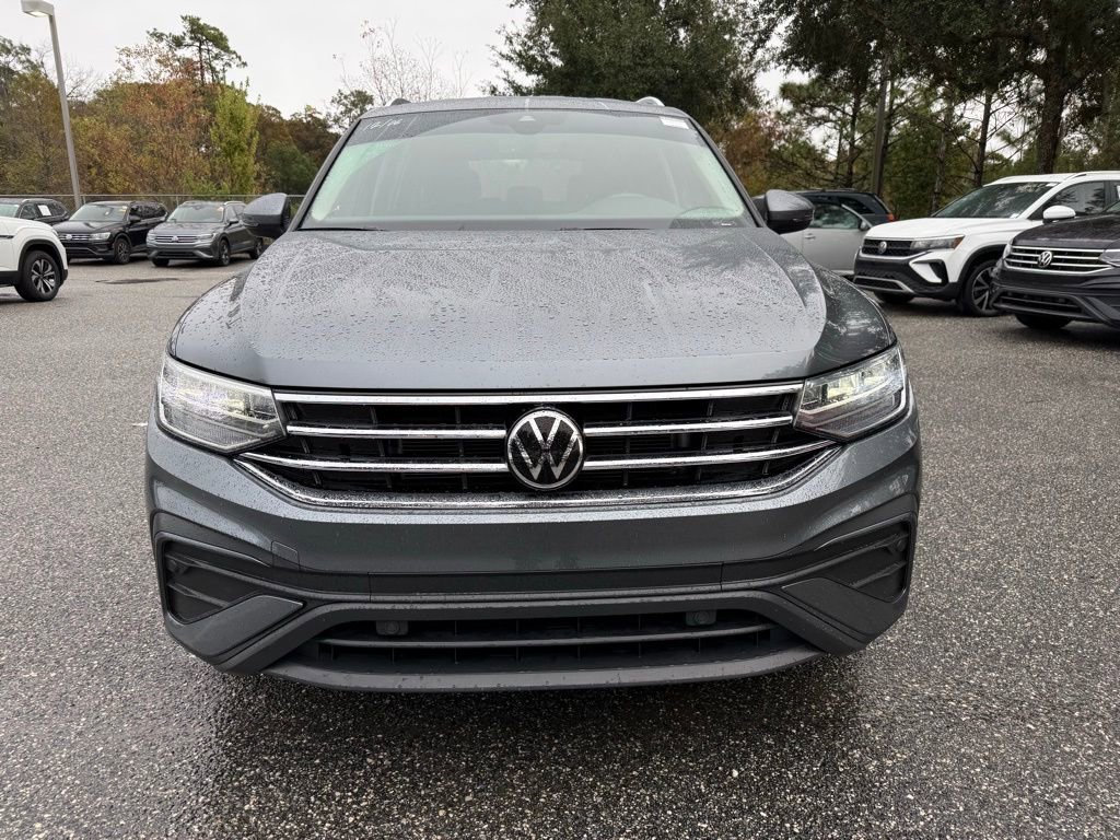 Used 2023 Volkswagen Tiguan SE image 2
