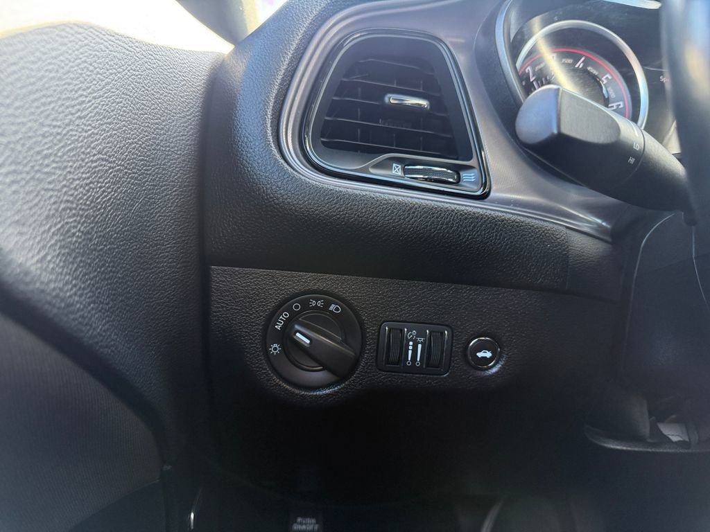 Used 2023 Dodge Challenger SXT image 22