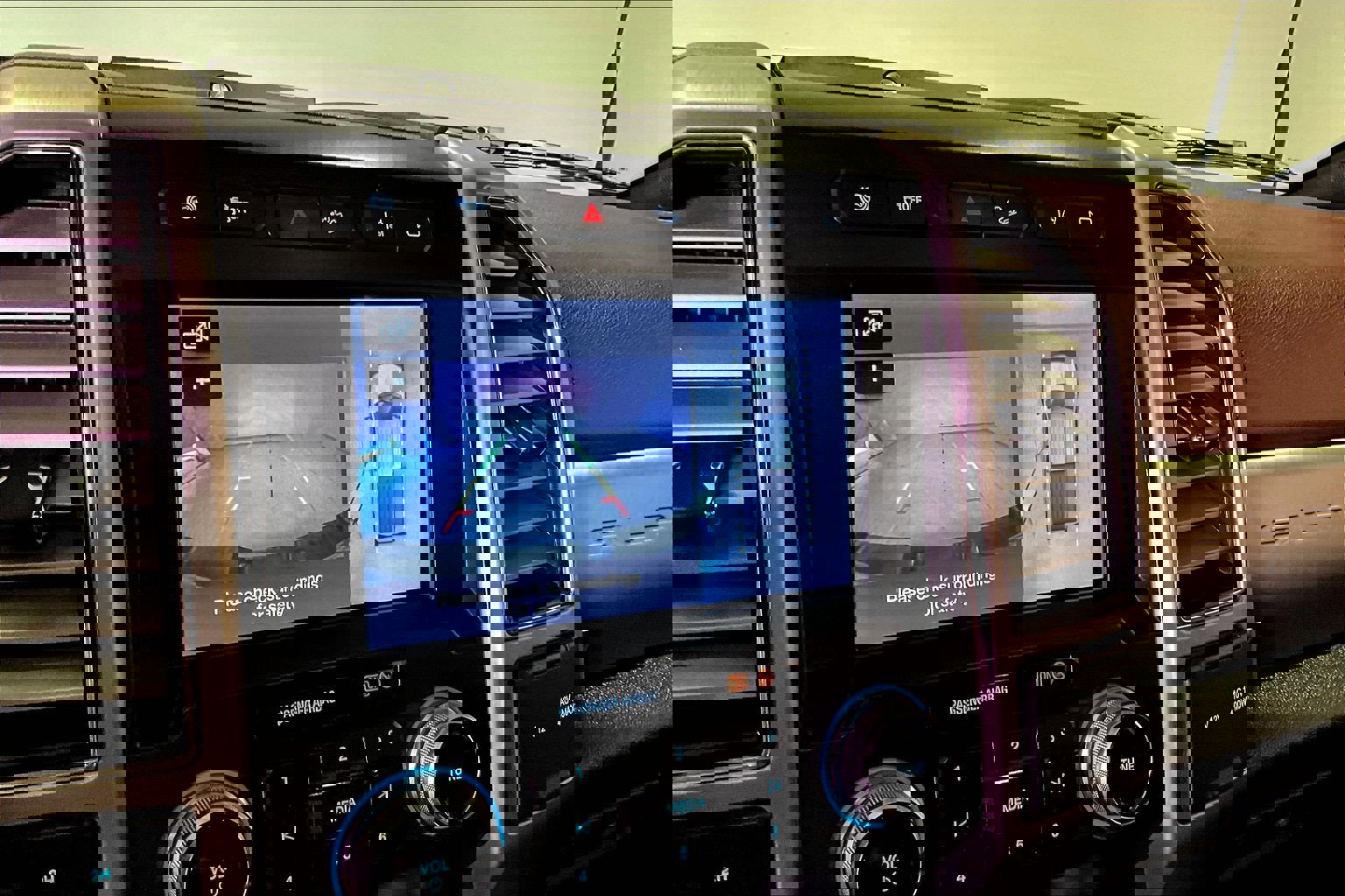 Used 2019 Ford F250 Platinum w/ Platinum Ultimate Package image 15