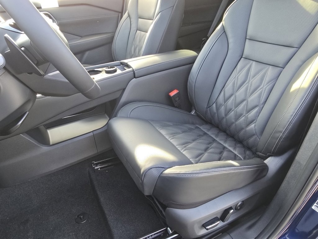 New 2026 Nissan Rogue Platinum image 15