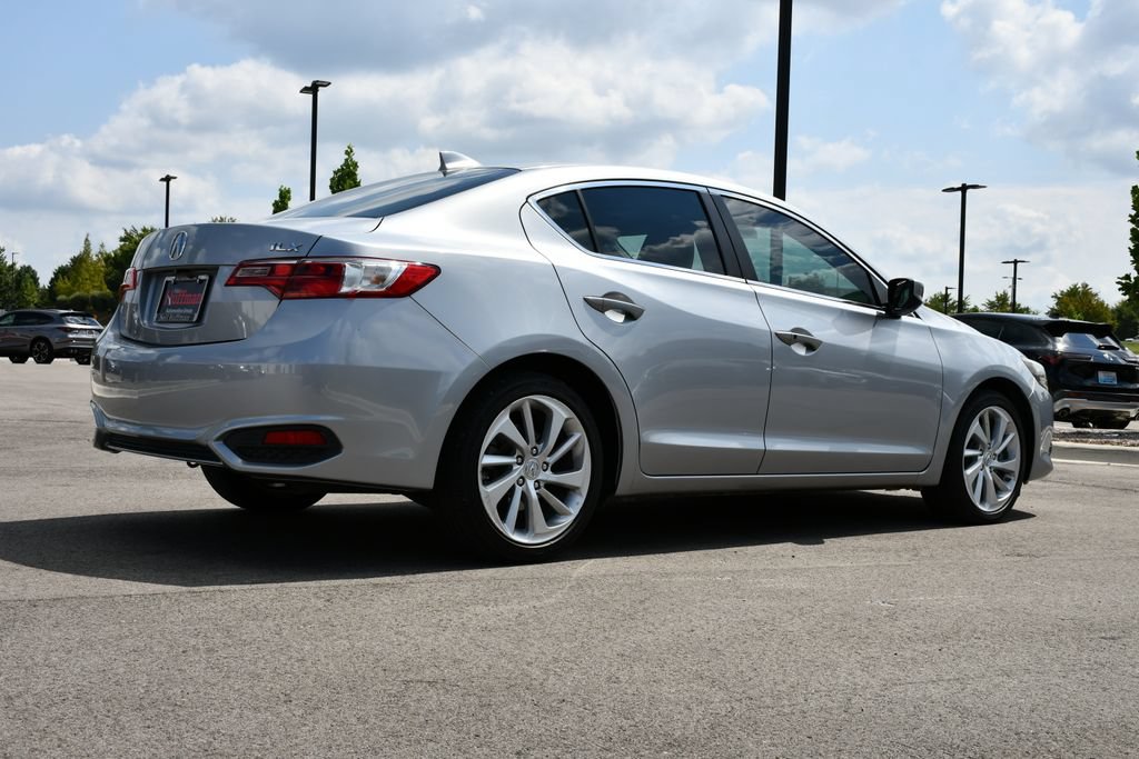 Used 2017 Acura ILX FWD image 9