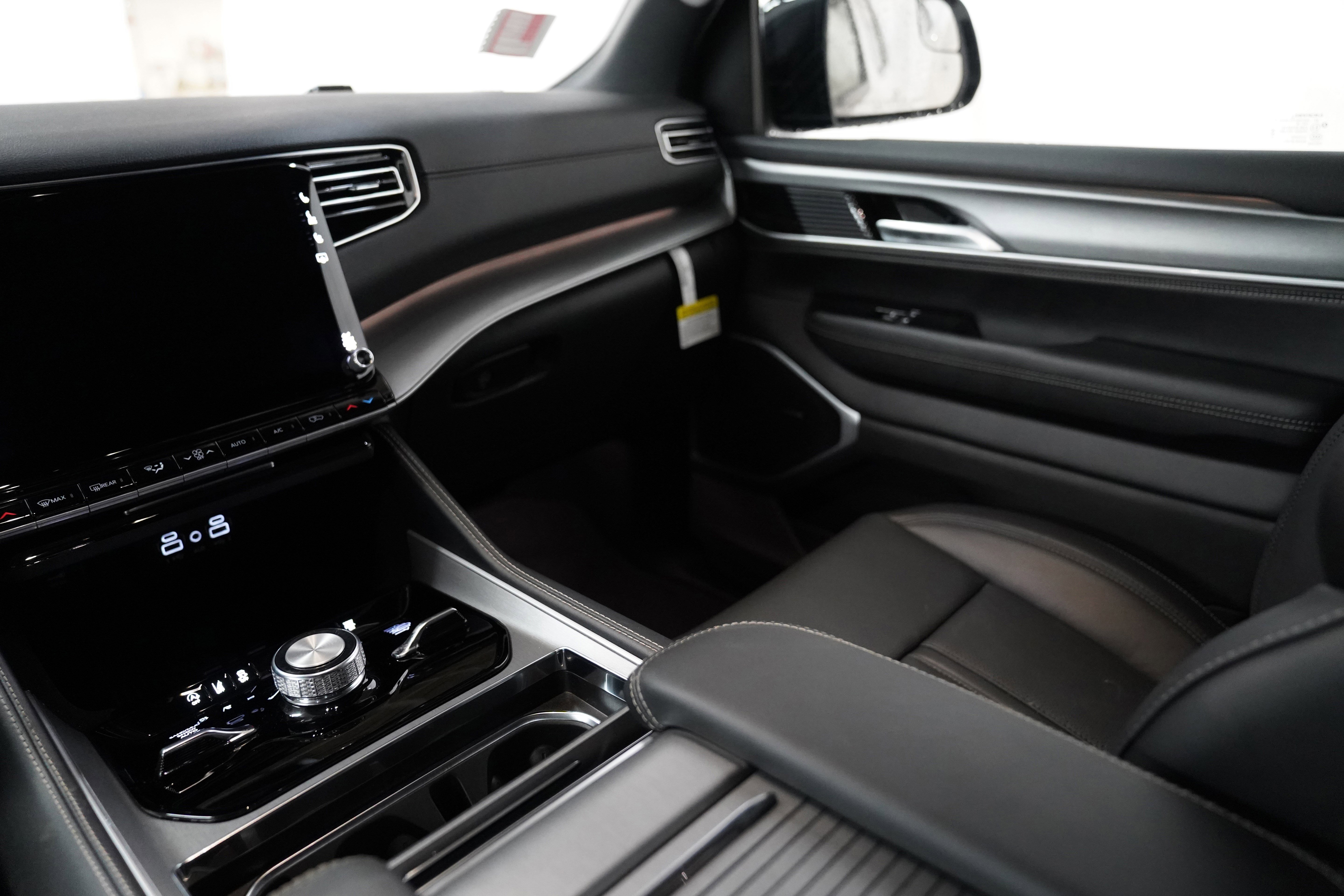 New 2026 Jeep Grand Wagoneer Limited image 14