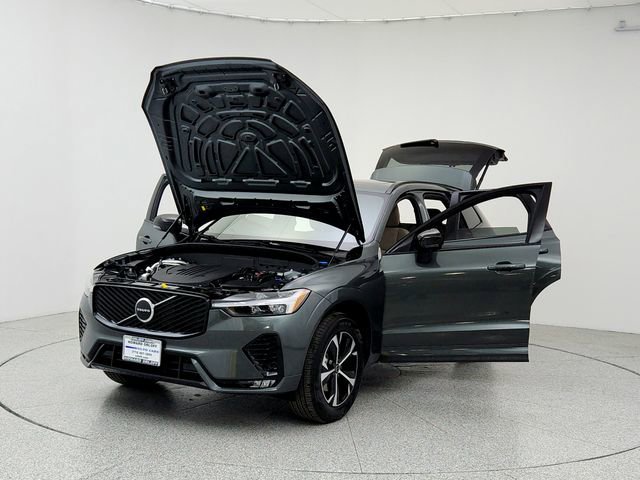 New 2026 Volvo XC60 B5 Core w/ Climate Package image 9