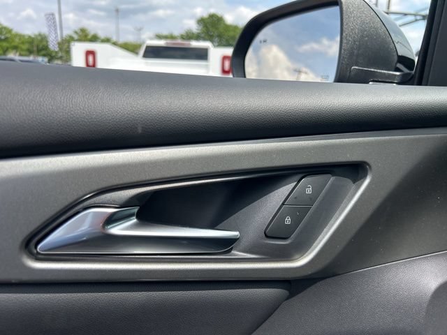 New 2026 Chevrolet Traverse LT w/ Sun and Wheel Package FWD image 12