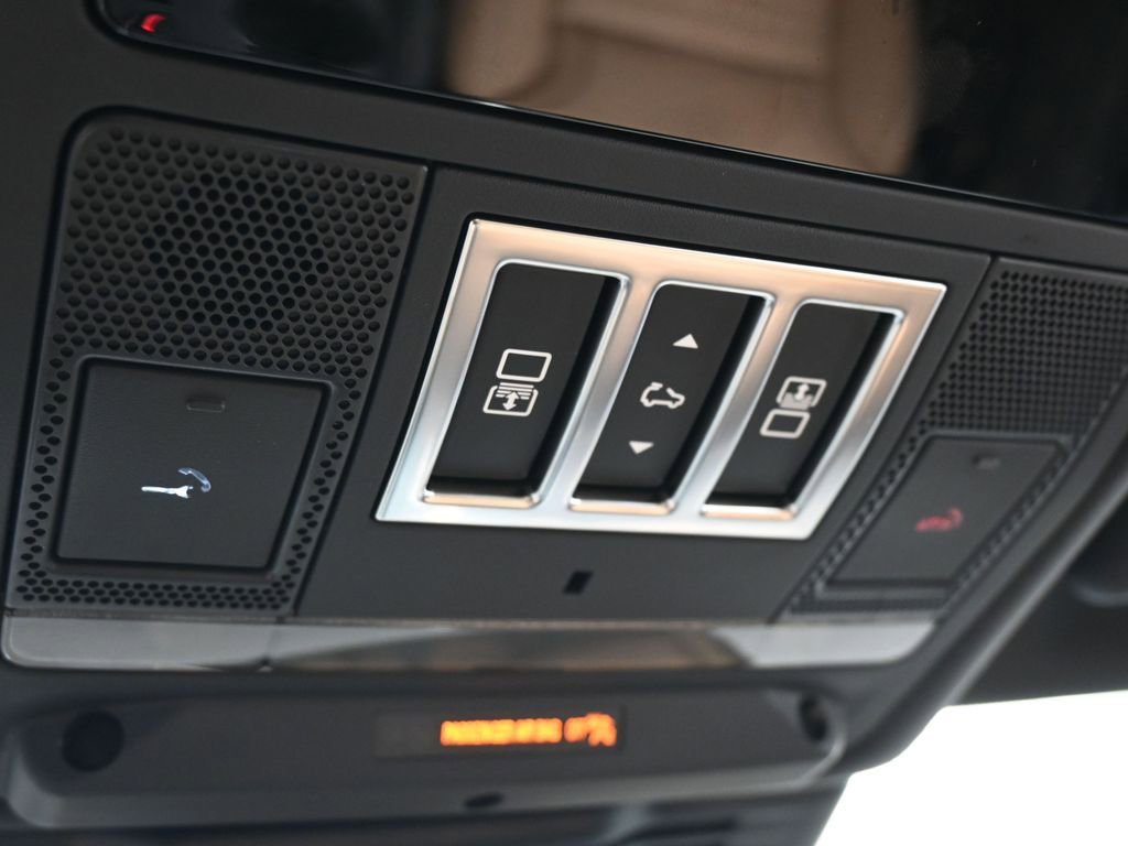 Used 2026 Land Rover Discovery Limited Edition image 30