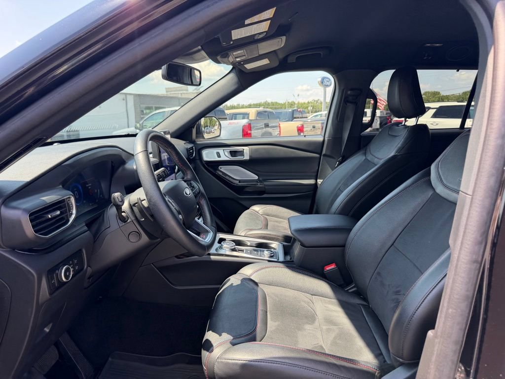 Used 2024 Ford Explorer ST w/ Equipment Group 401A AWD/4WD image 16