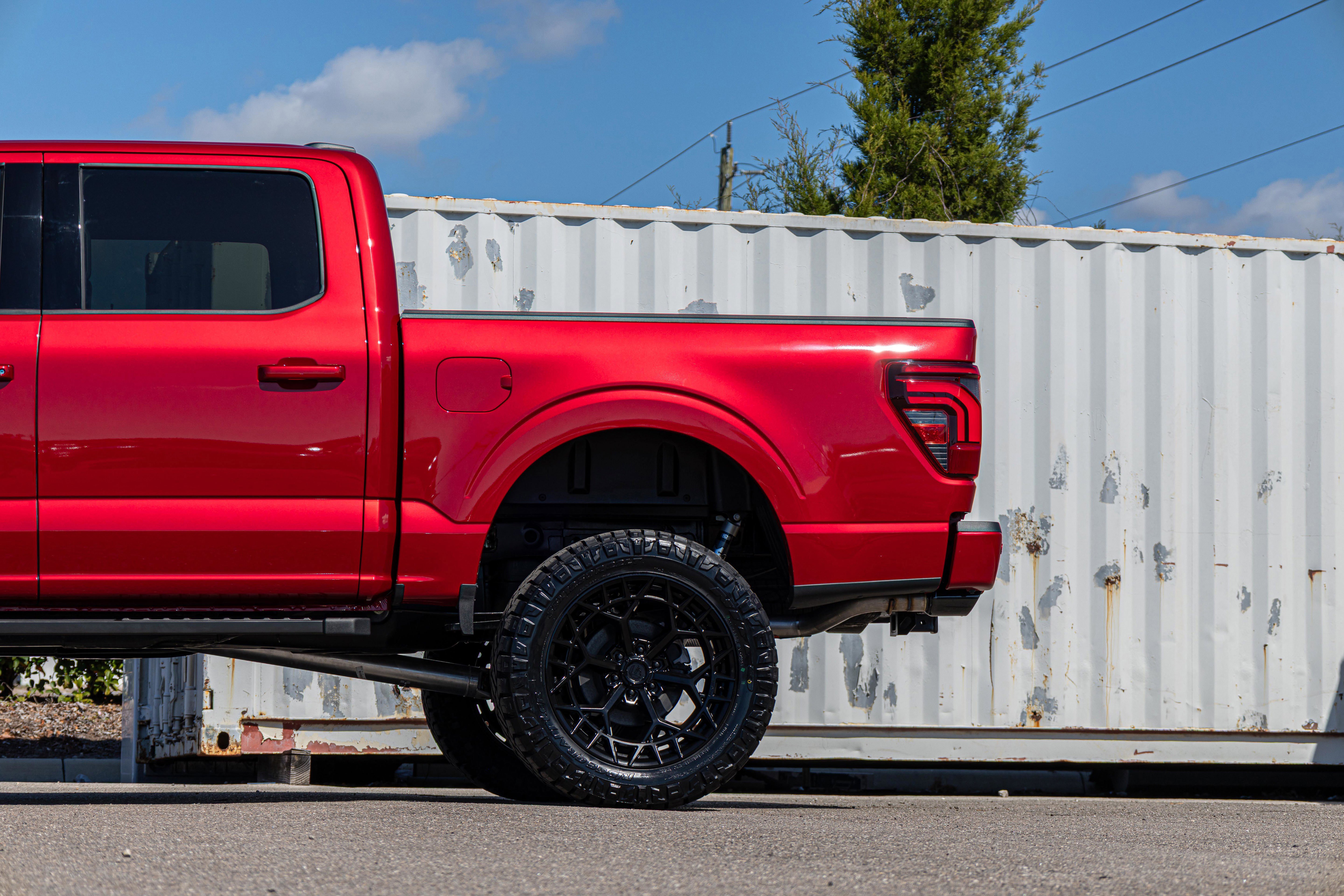 New 2025 Ford F150 Lariat w/ Equipment Group 501A Mid AWD/4WD image 30
