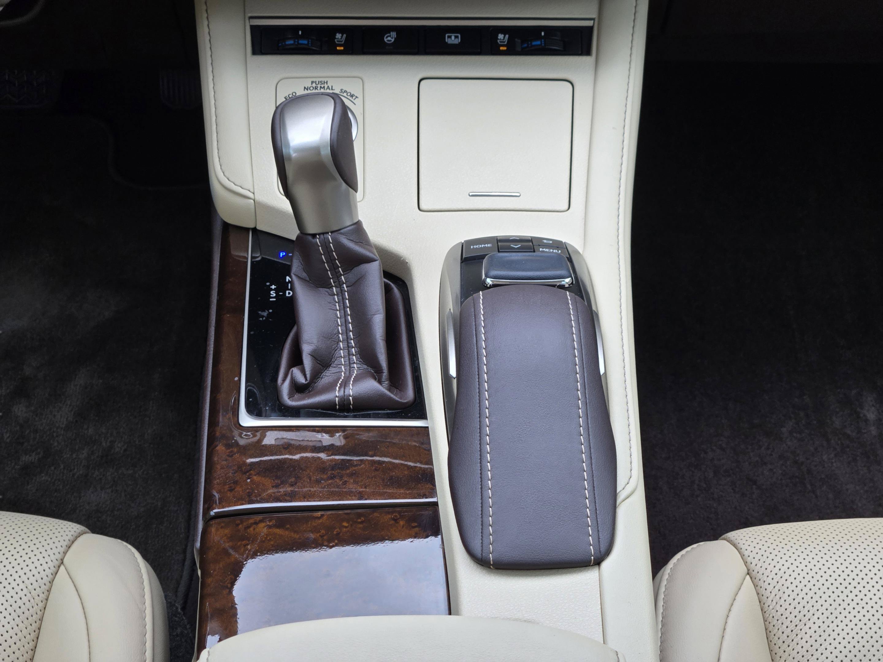 Used 2018 Lexus ES 350 w/ Luxury Package w/Wood Trim FWD image 16