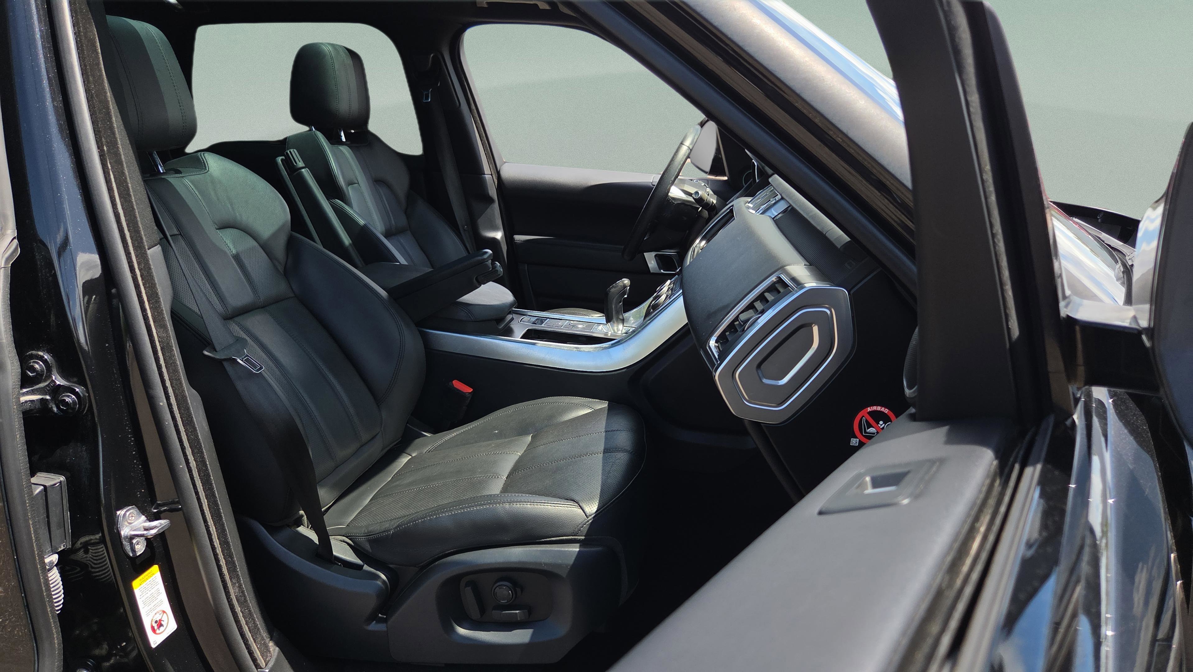 Used 2016 Land Rover Range Rover Sport SE AWD/4WD image 17