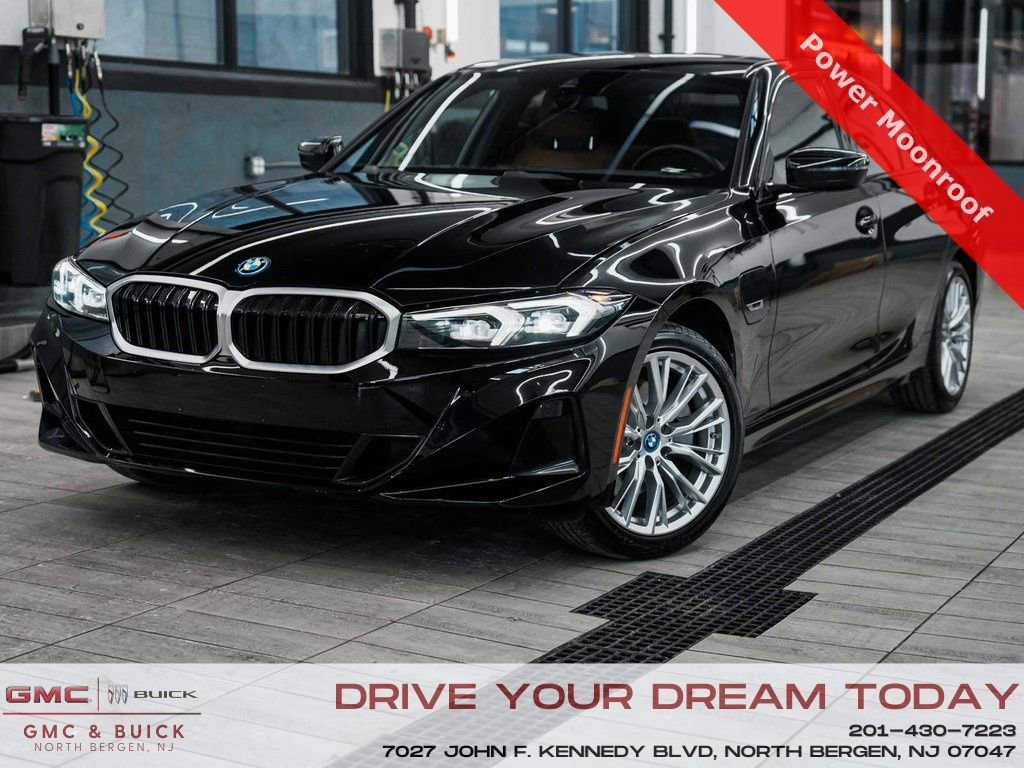 Used 2023 BMW 330e xDrive image 1