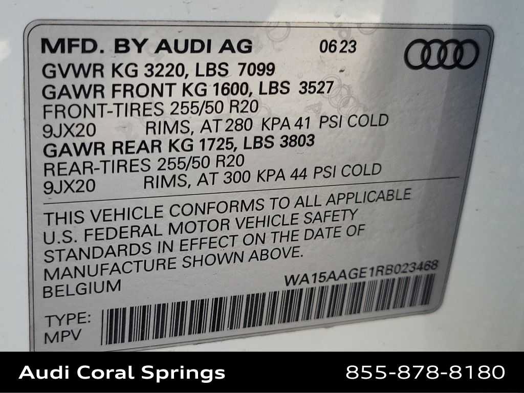 Certified 2024 Audi Q8 e-tron Premium Plus w/ Premium Plus Package AWD/4WD image 29