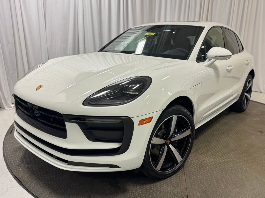 Certified 2026 Porsche Macan AWD/4WD image 1