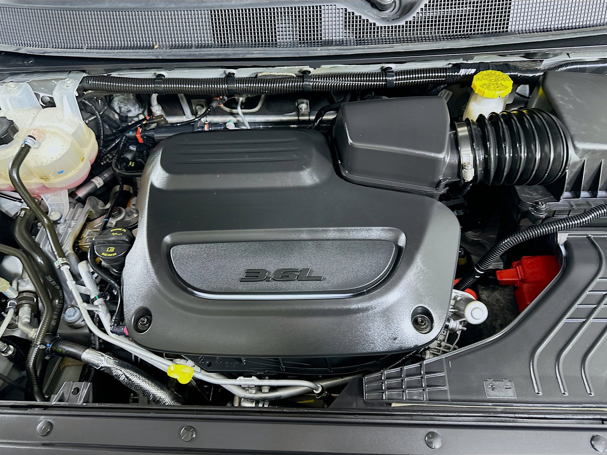 Used 2024 Chrysler Pacifica Touring-L image 32