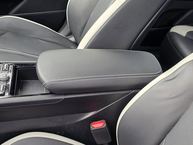 Used 2025 Kia K5 GT-Line w/ GT-Line Premium Package image 9