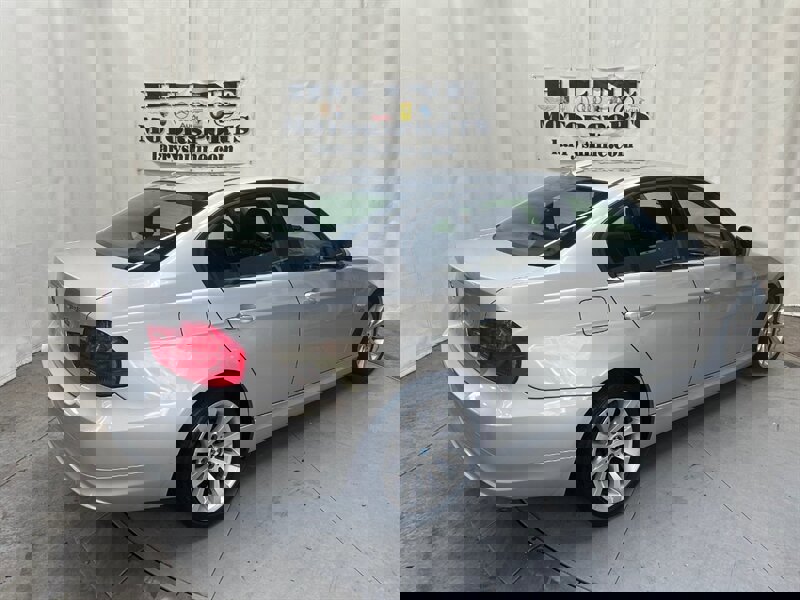 Used 2011 BMW 328i xDrive Sedan w/ Premium Pkg 2 image 5