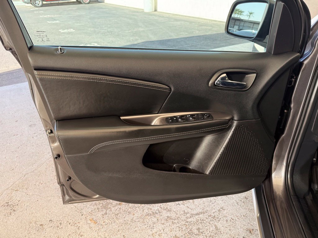 Used 2019 Dodge Journey Crossroad w/ Driver Convenience Group FWD image 28