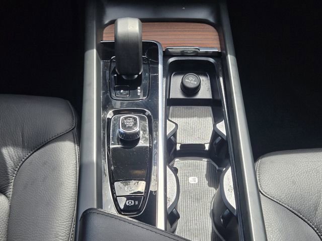 Certified 2024 Volvo XC60 B5 Plus w/ Protection Package Premier AWD/4WD image 21