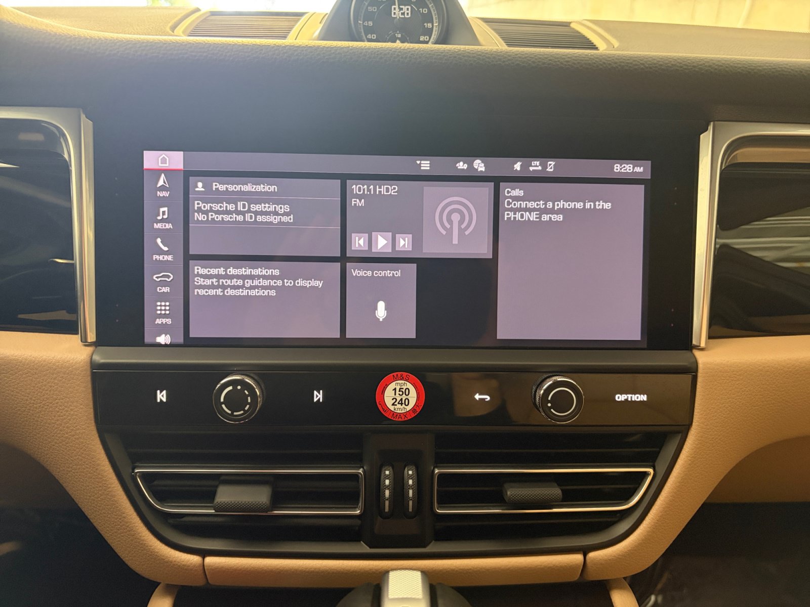 Certified 2026 Porsche Macan AWD/4WD image 39