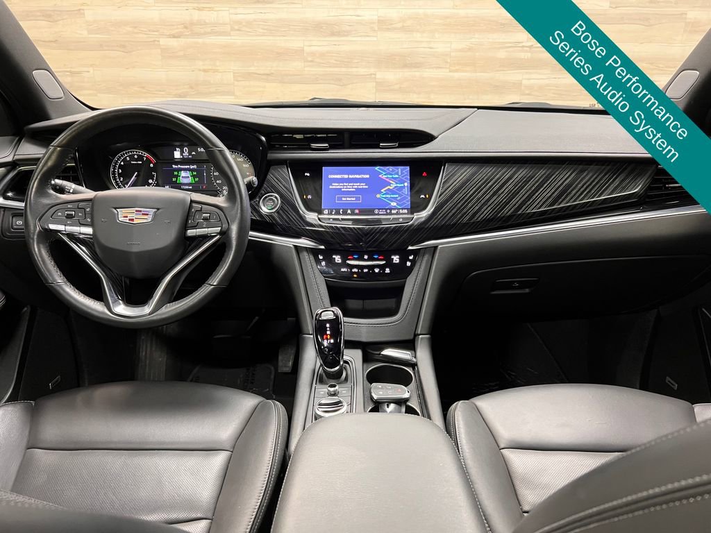 Used 2025 Cadillac XT6 Premium Luxury image 2