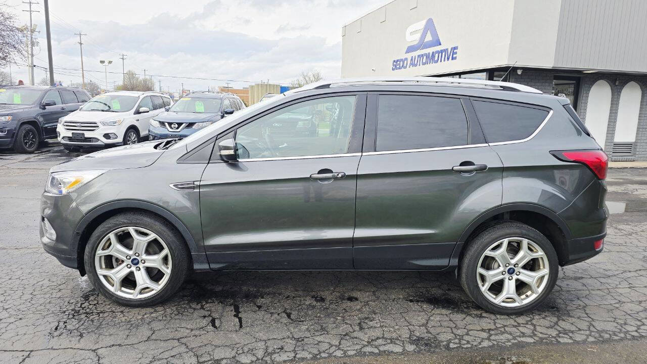 Used 2019 Ford Escape Titanium AWD/4WD image 3