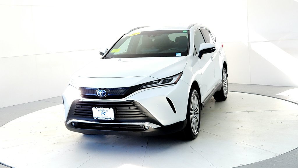 Certified 2023 Toyota Venza XLE AWD/4WD image 2
