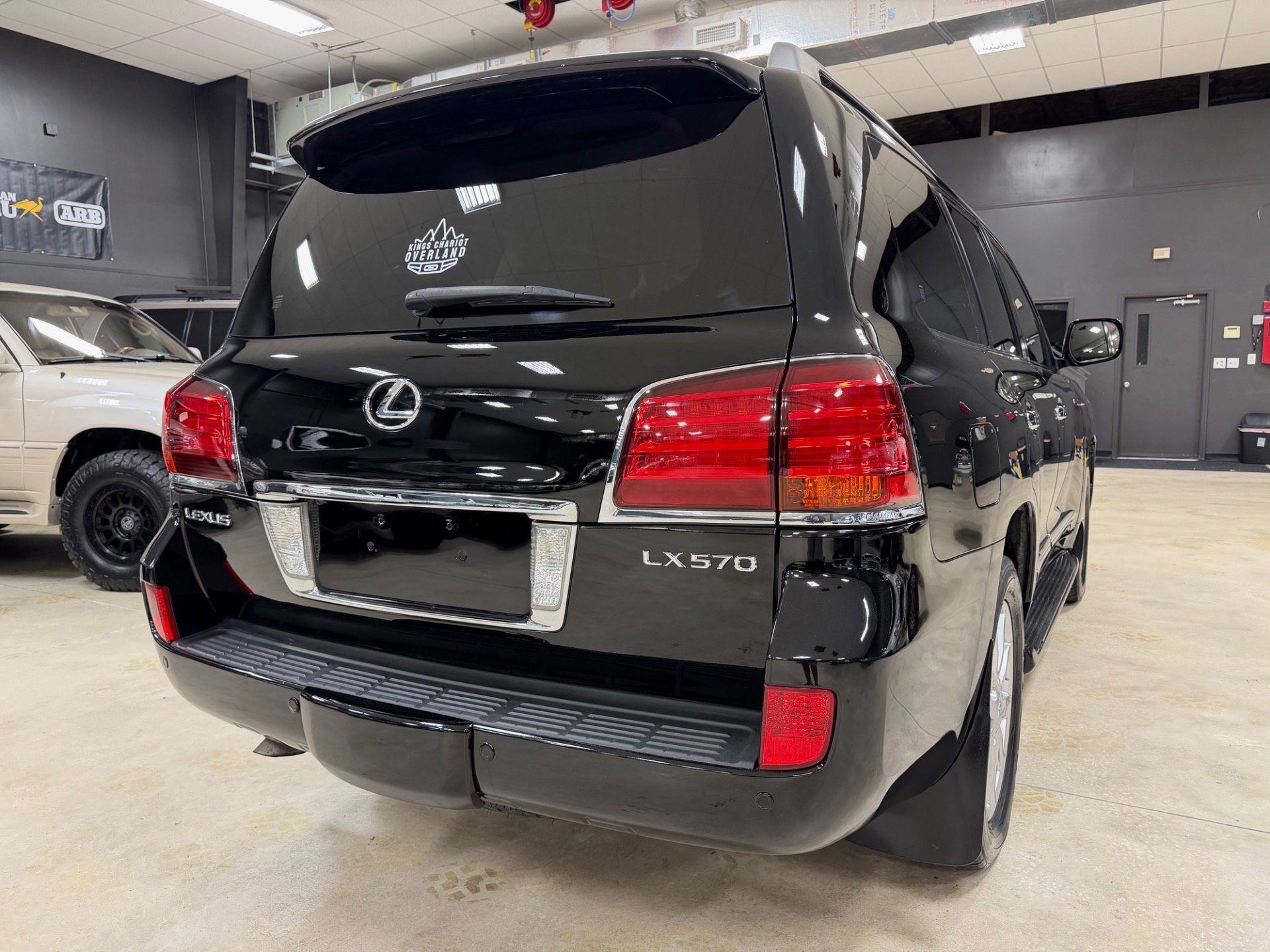 Used 2010 Lexus LX 570 4WD image 9