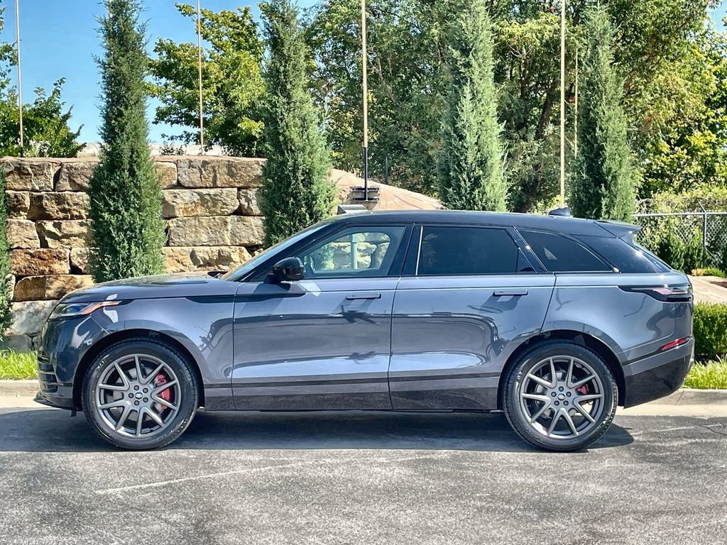 Certified 2025 Land Rover Range Rover Velar Dynamic HSE image 2