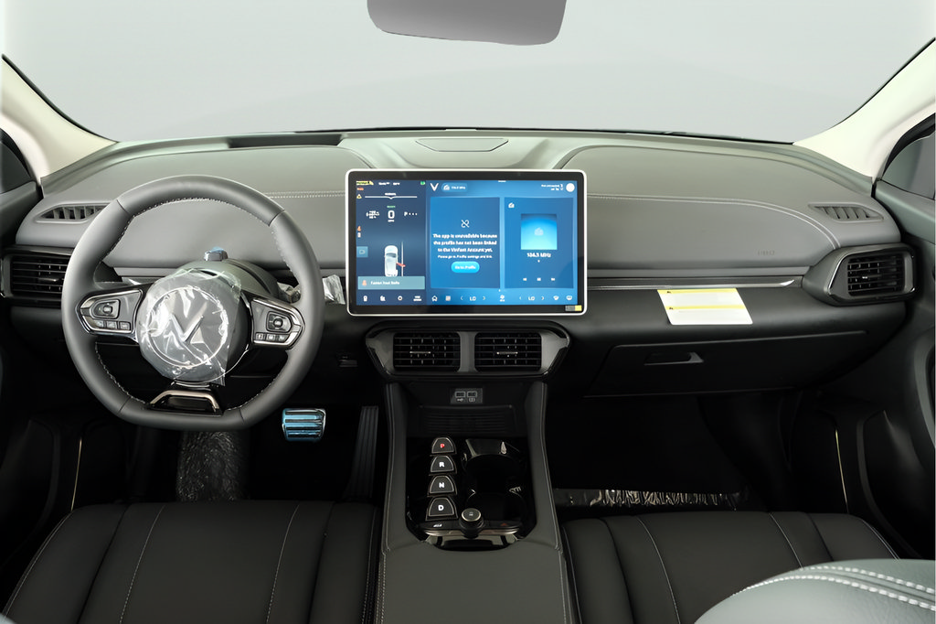 New 2025 VinFast VF 8 Eco AWD/4WD image 5
