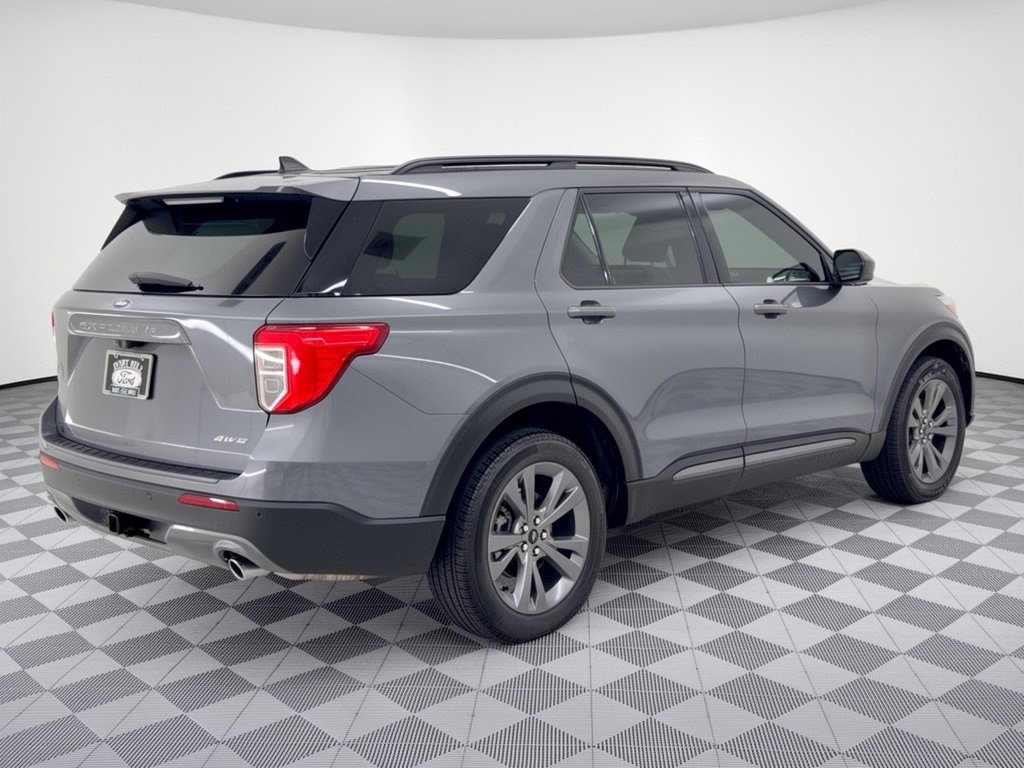 Used 2023 Ford Explorer XLT w/ Equipment Group 202A AWD/4WD image 9